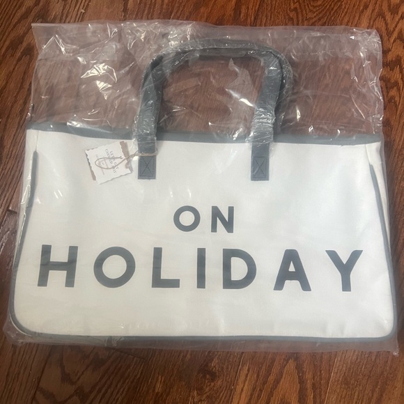 On Holiday Tote - Picture 2 of 4